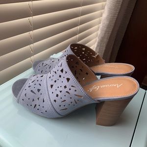 American Eagle NWT Faux Suede Eyelet Block Heels